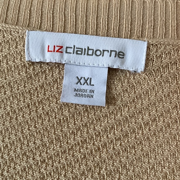 Women’s Light Weight Tan 2pc Short Sleeve Sweater Set - Picture 2 of 5